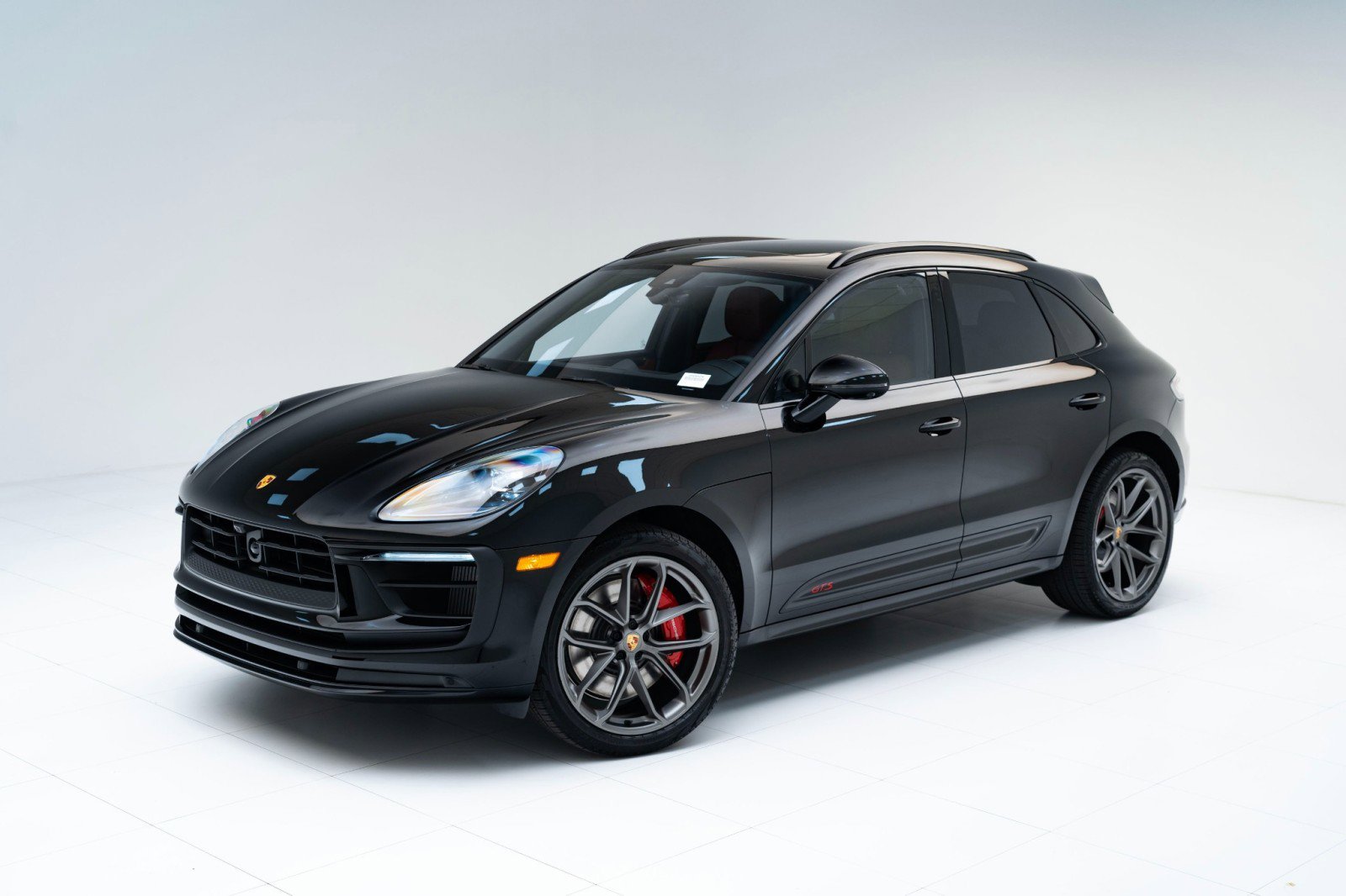 New 2026 Porsche Macan GTS image 1