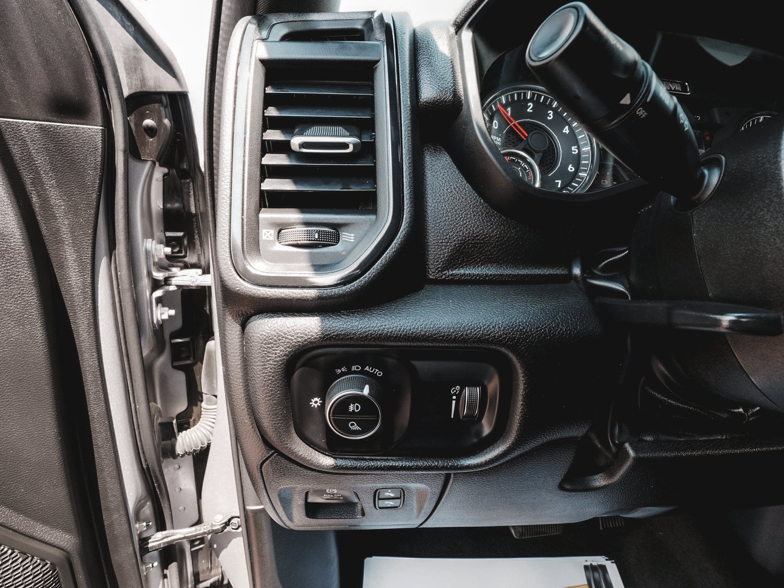 Used 2024 RAM 1500 Big Horn AWD/4WD image 15