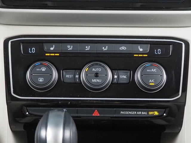 Used 2023 Volkswagen Atlas SE w/ Technology Package image 26