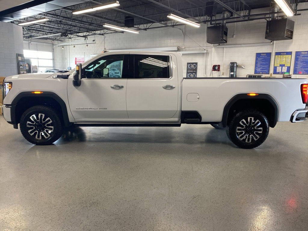 New 2025 GMC Sierra 3500 Denali Ultimate image 4
