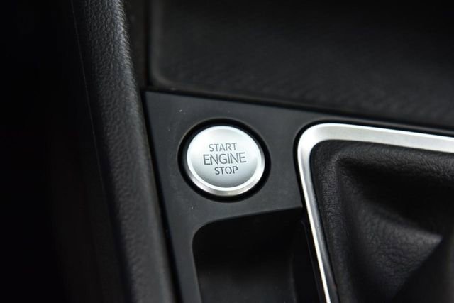 Used 2022 Volkswagen Jetta SE image 17