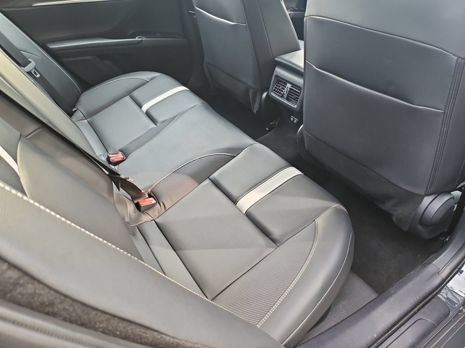 Used 2025 Toyota Camry SE FWD image 32