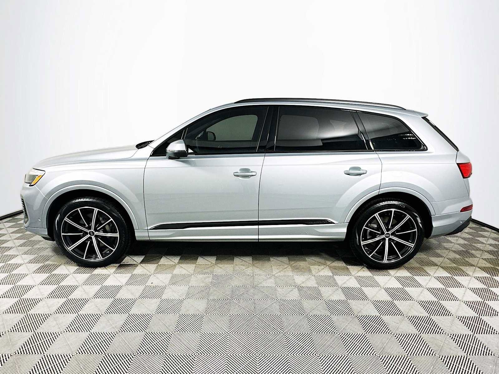 Used 2025 Audi Q7 Premium Plus w/ Premium Plus Package image 4