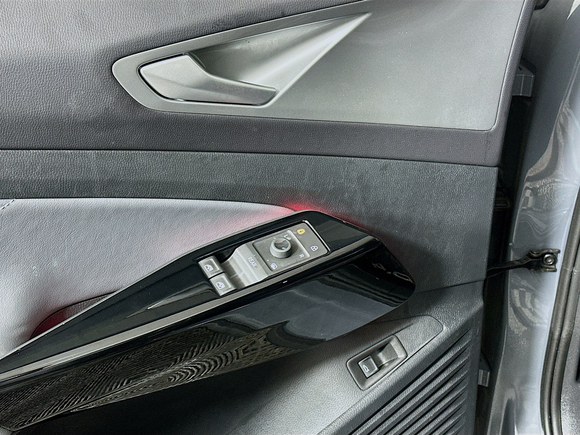 Used 2023 Volkswagen ID.4 S RWD image 15