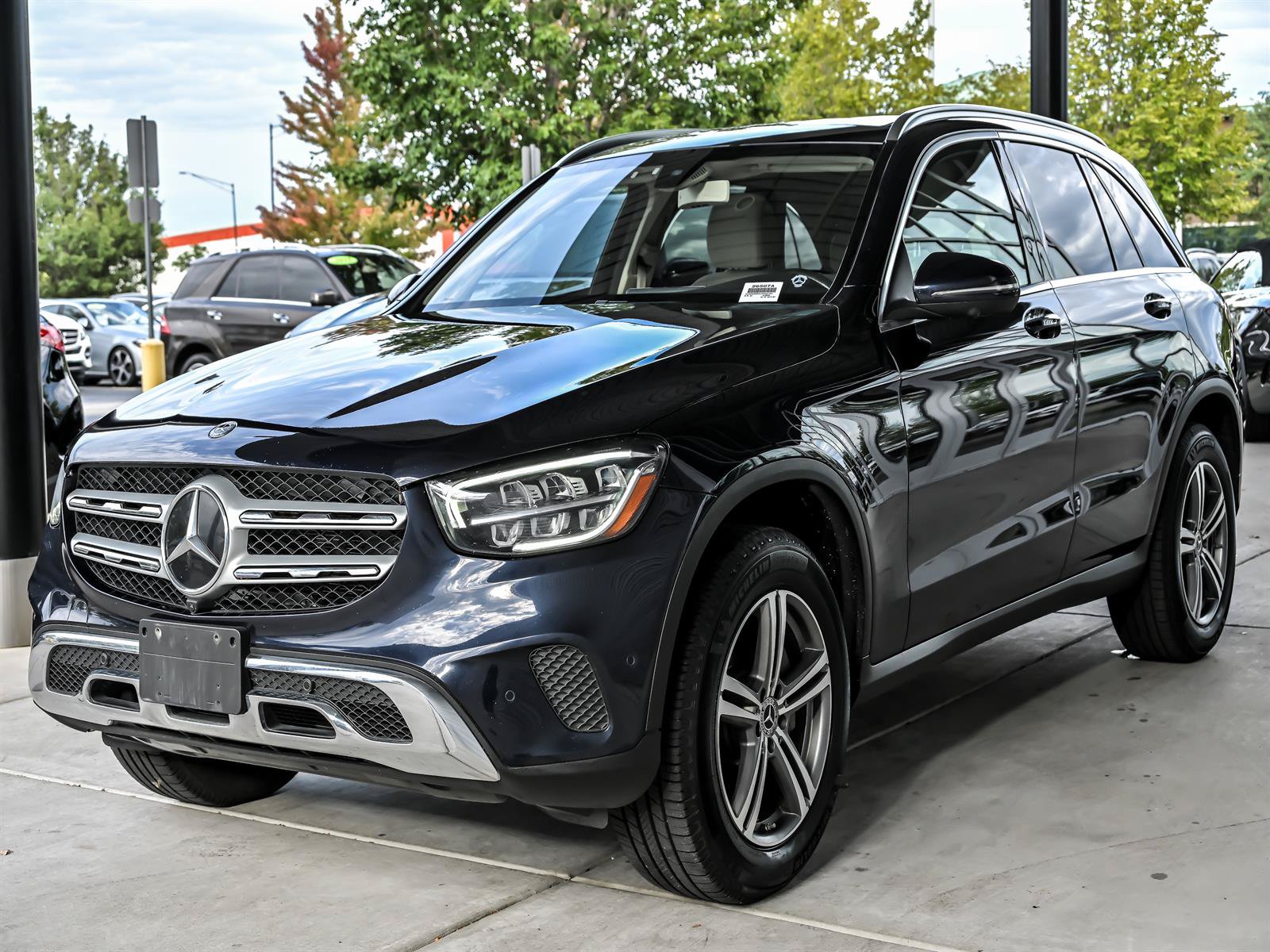 Used 2020 Mercedes-Benz GLC 300 4MATIC image 5