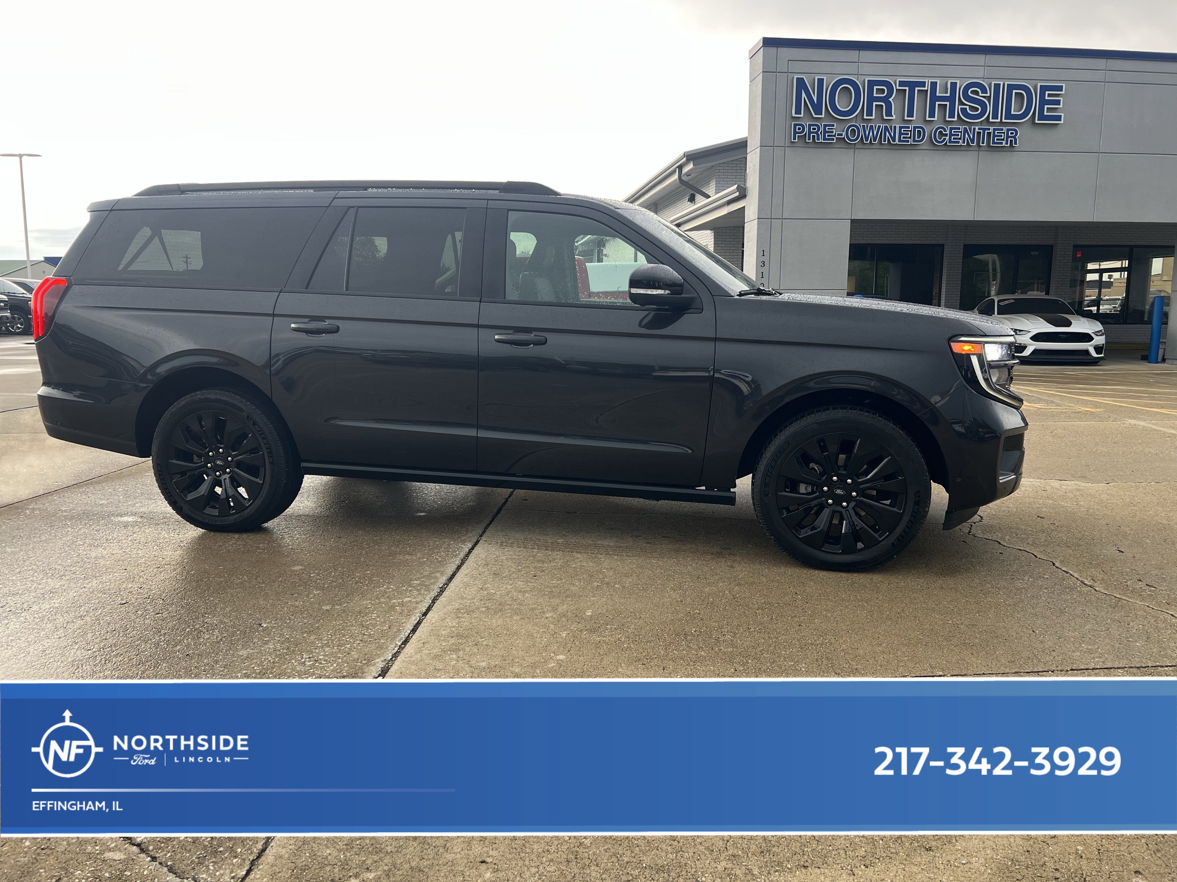 Used 2025 Ford Expedition Max Platinum w/ Stealth Appearance Package AWD/4WD image 1