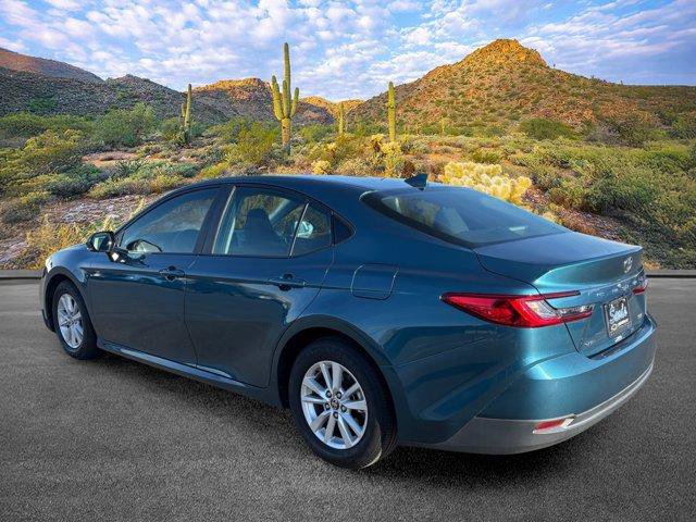 Used 2025 Toyota Camry LE FWD image 6
