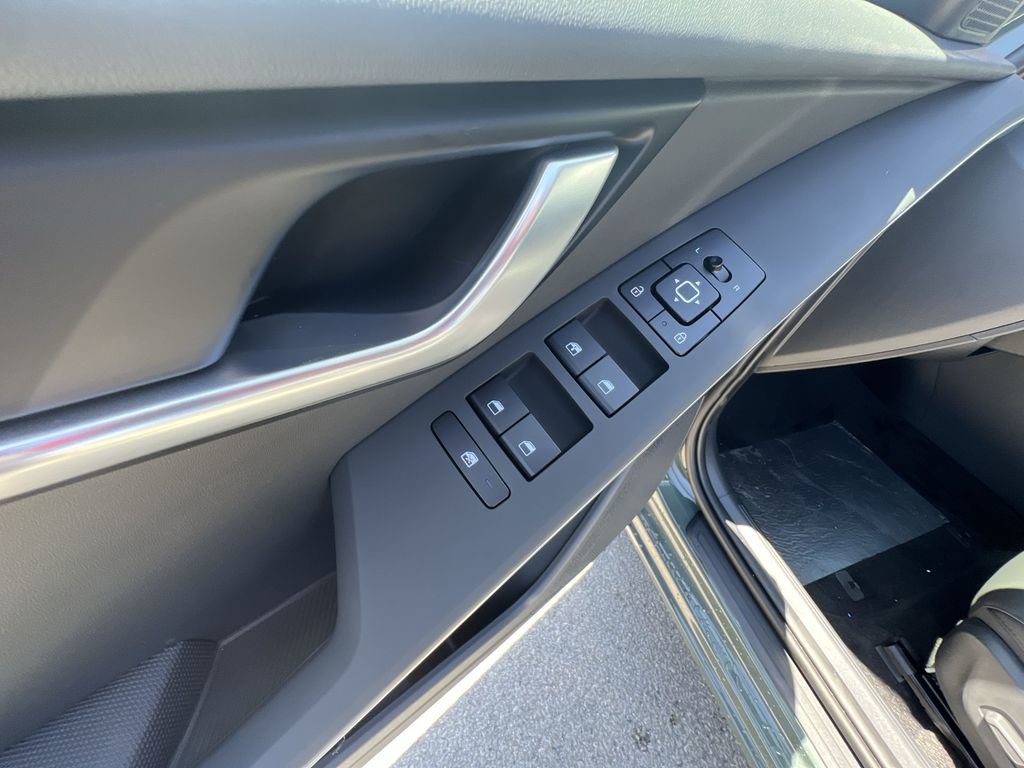 New 2026 Kia Niro Wind FWD image 13