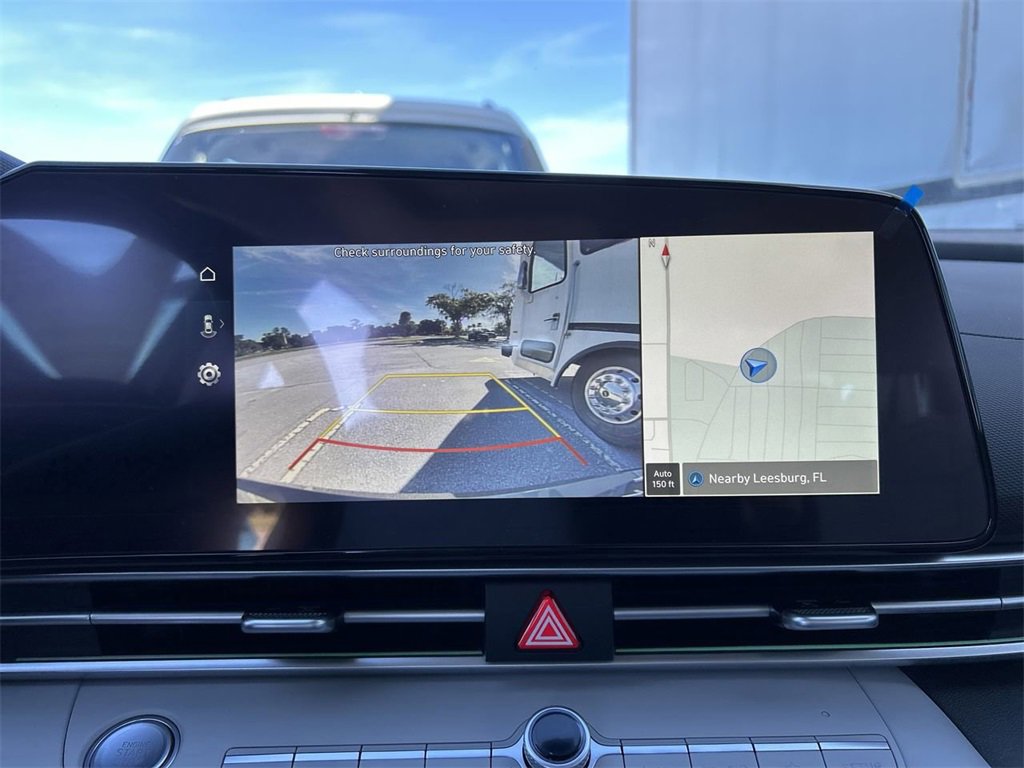 New 2025 Hyundai Elantra Limited image 7