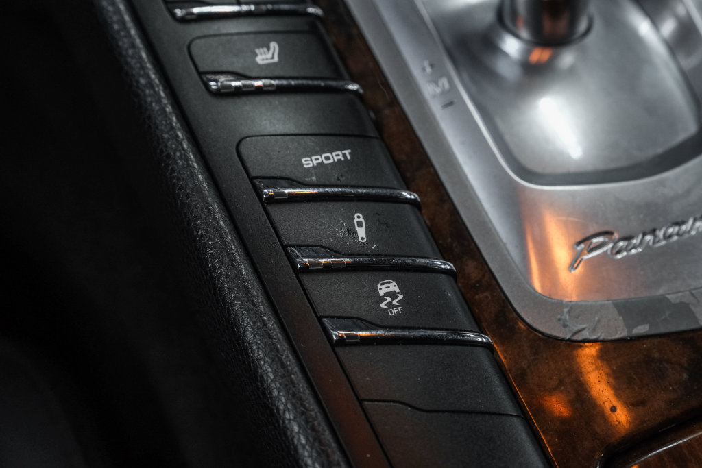 Used 2012 Porsche Panamera 4 image 29