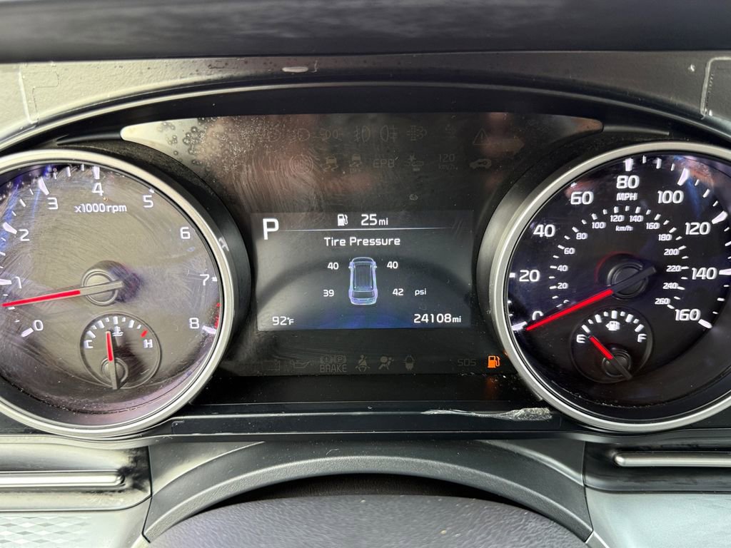 Used 2022 Kia Carnival LX image 13