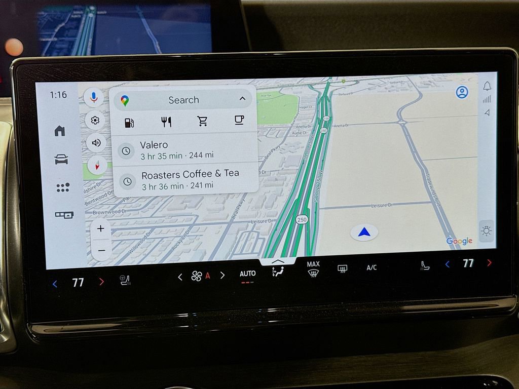 Used 2025 Ford Expedition Platinum image 16