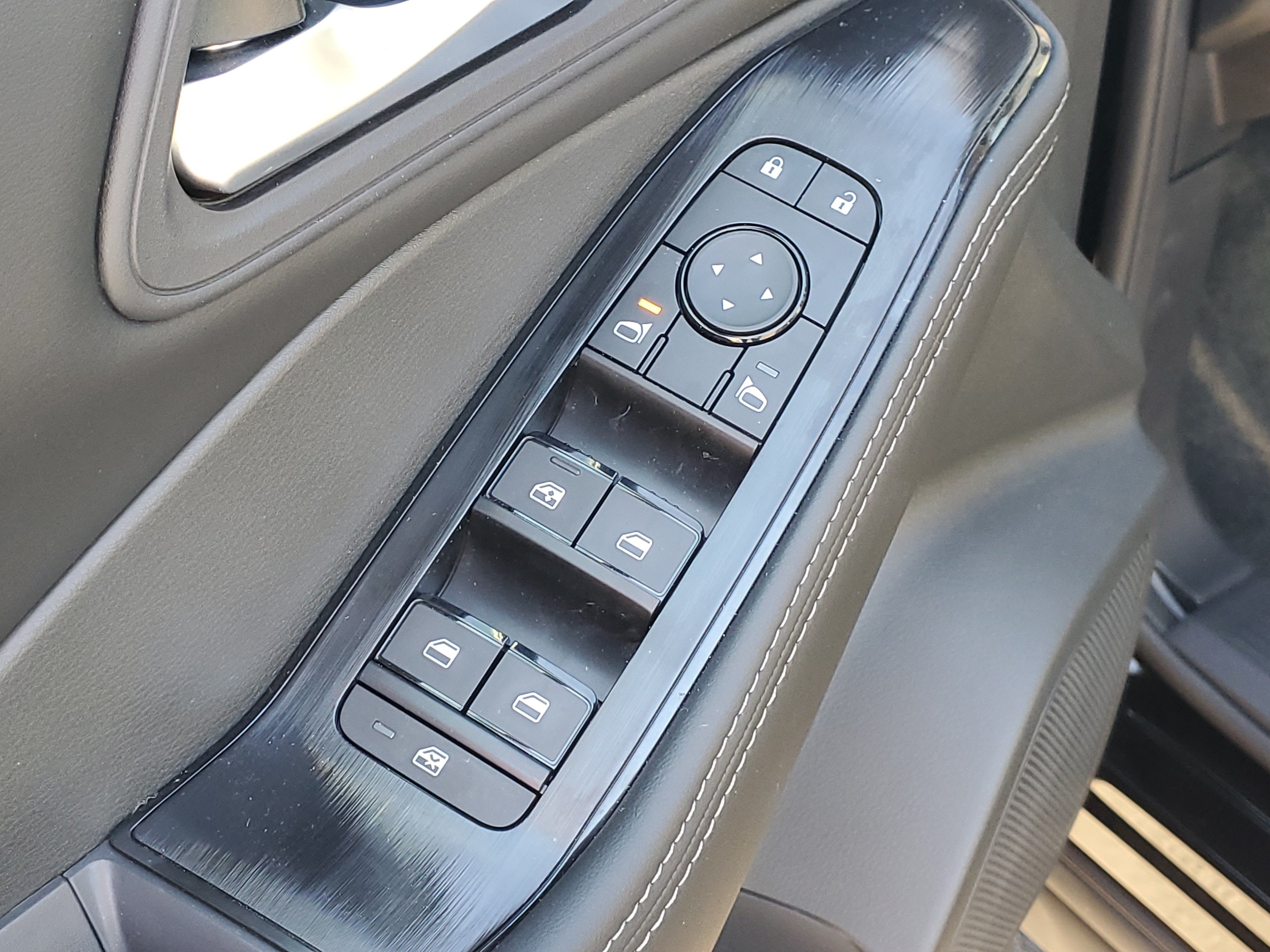 New 2027 Nissan Rogue SV w/ Cold Weather Package AWD/4WD image 22