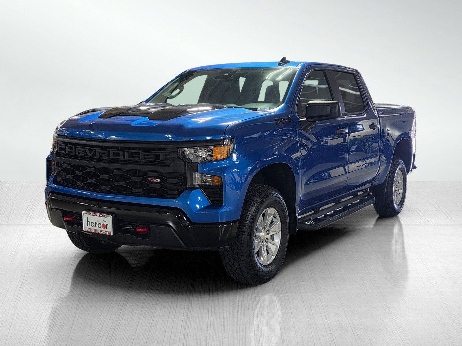 Used 2024 Chevrolet Silverado 1500 Custom Trail Boss w/ LPO, Dark Essentials Package AWD/4WD image 3