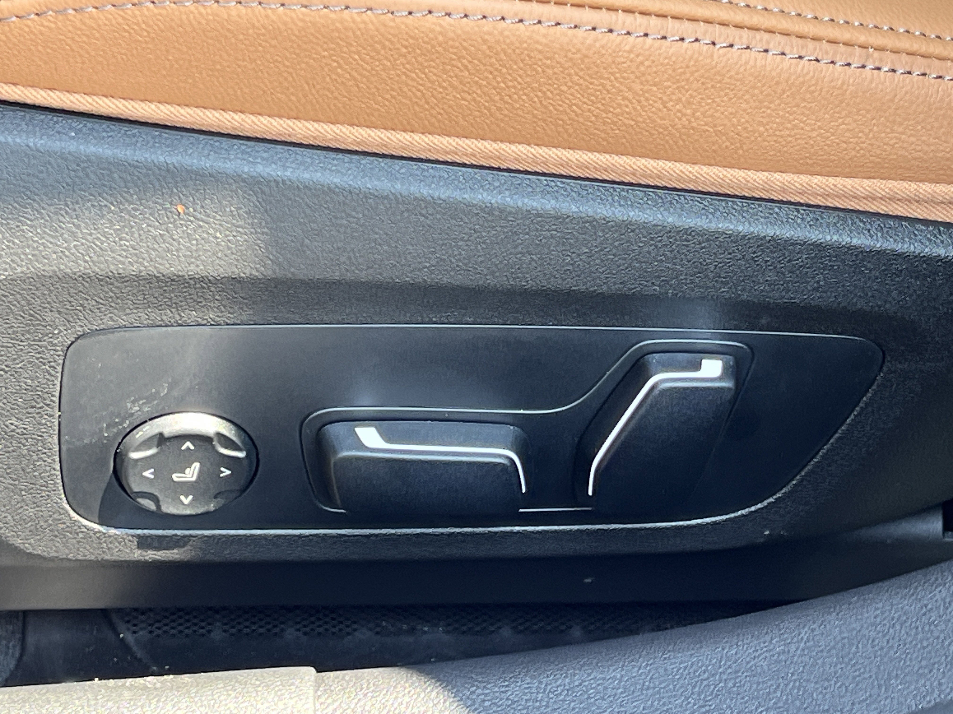 New 2025 BMW 330i Sedan w/ M Sport Package image 20