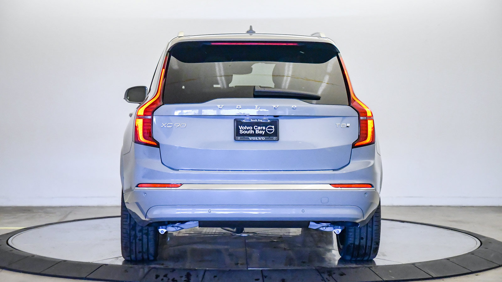 New 2026 Volvo XC90 T8 Plus w/ Protection Package AWD/4WD image 3
