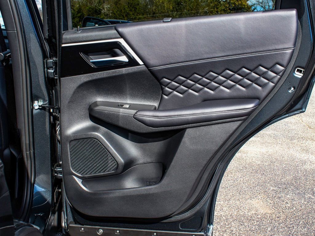 New 2025 Mitsubishi Outlander SEL Black Edition image 12