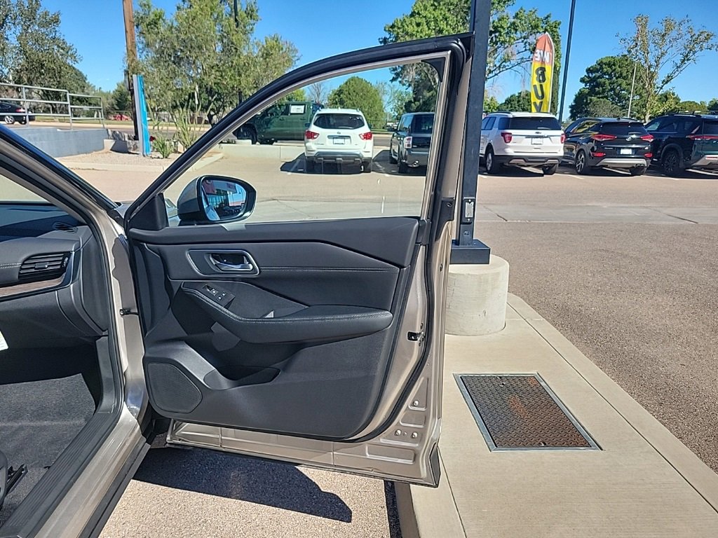 New 2026 Nissan Rogue SV image 18