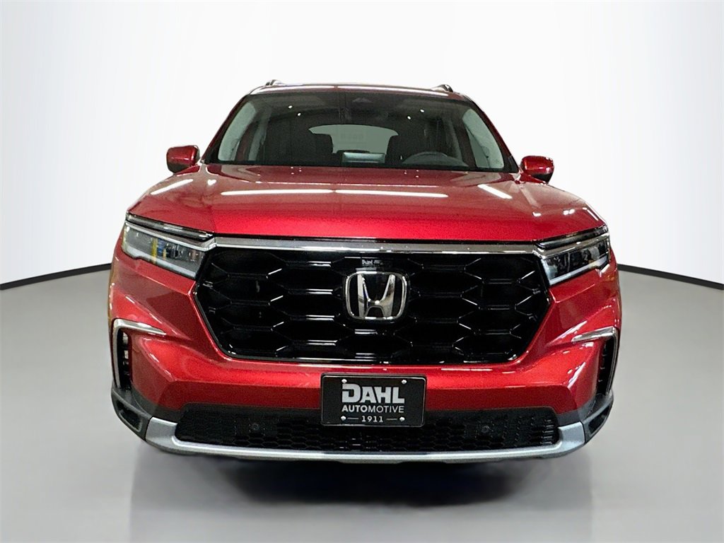 New 2025 Honda Pilot Touring image 2