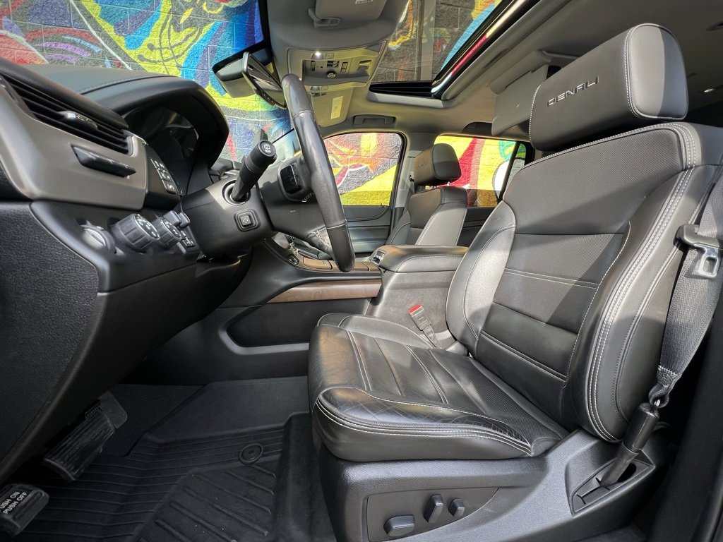 Used 2019 GMC Yukon Denali w/ Denali Ultimate Package image 16