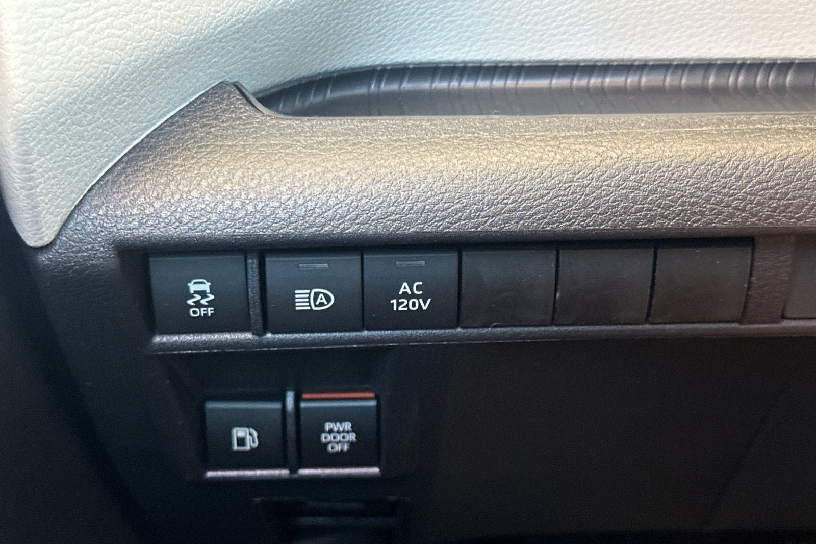 New 2026 Toyota Sienna Limited FWD image 31