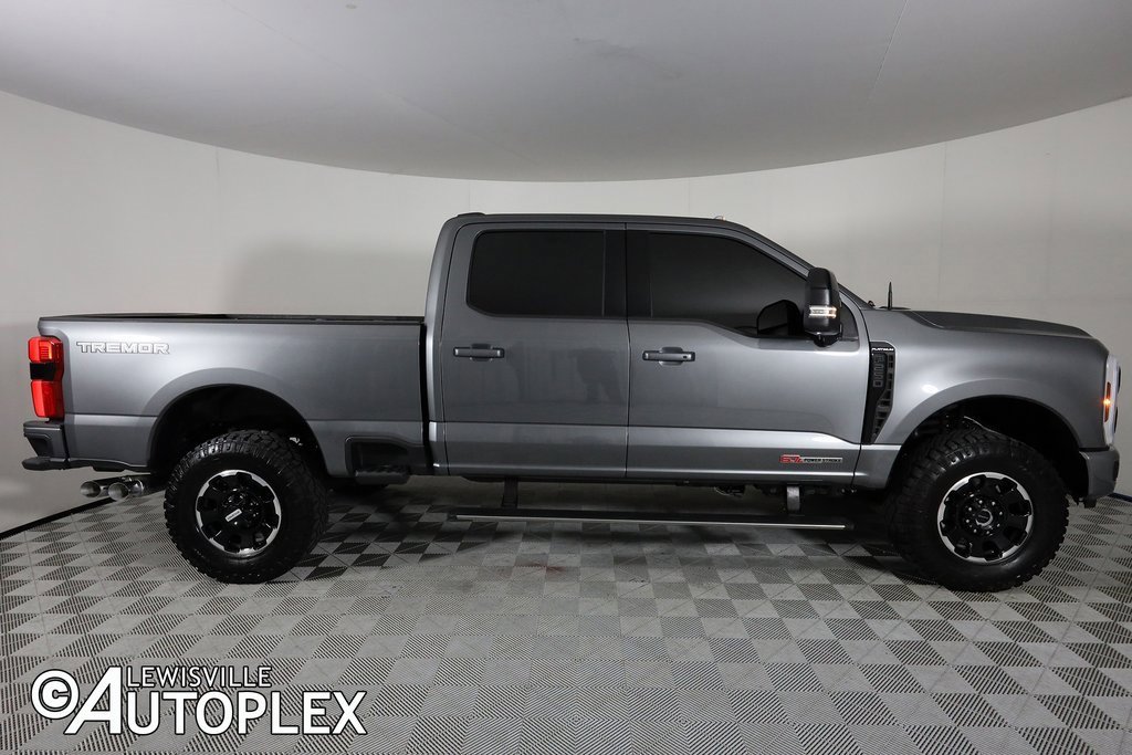 Used 2025 Ford F250 Platinum w/ Tremor Off-Road Package image 4