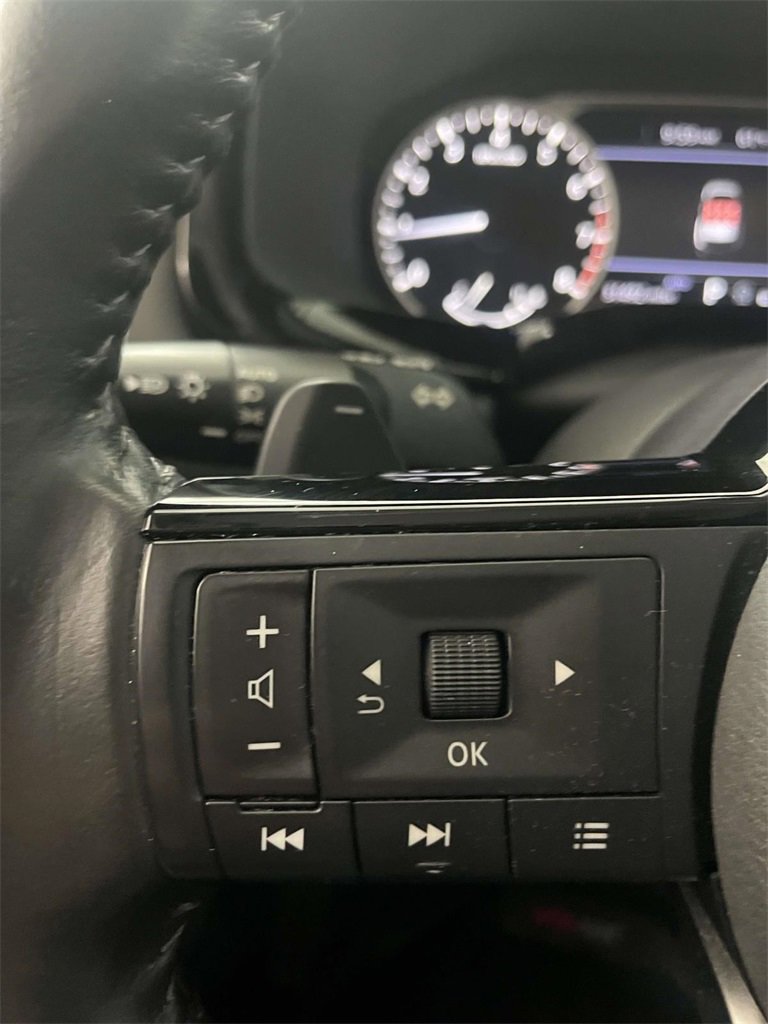 Used 2022 Nissan Pathfinder SV image 24