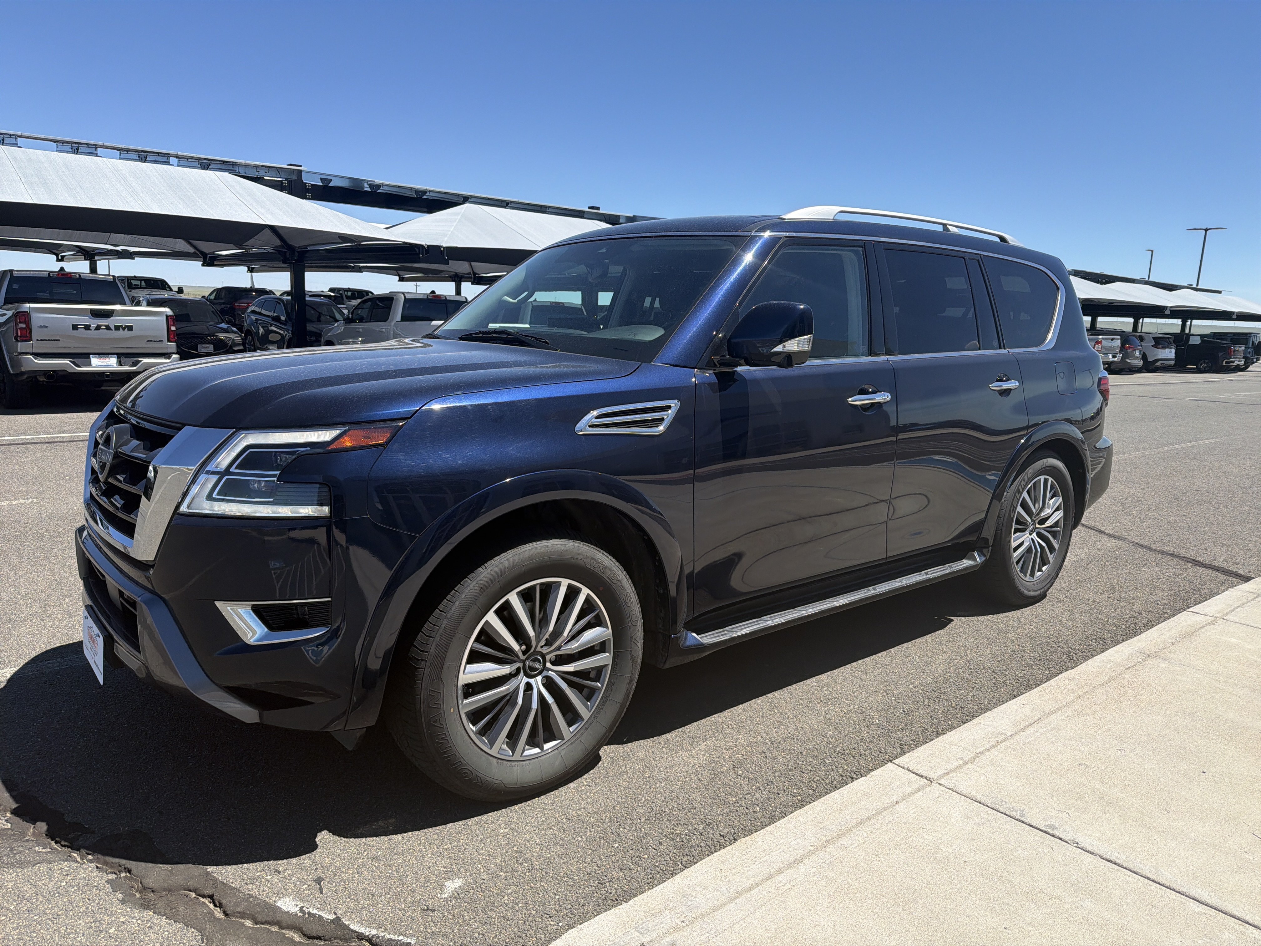 Used 2024 Nissan Armada SL w/ Captain's Chairs Package AWD/4WD image 4