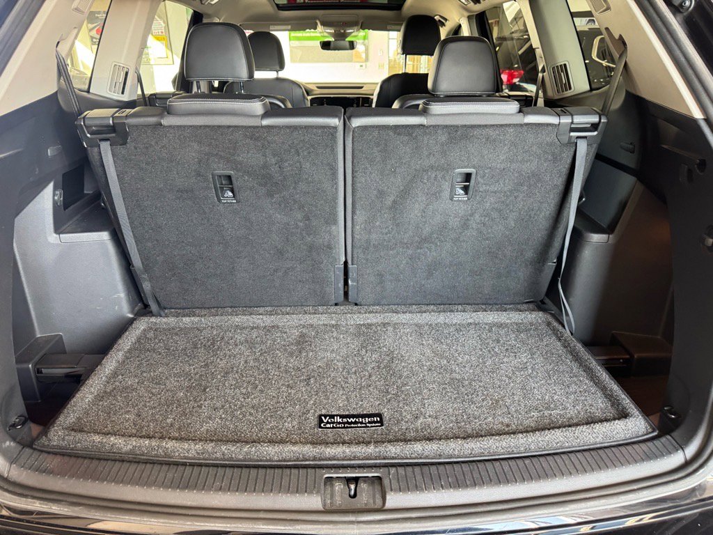 Used 2022 Volkswagen Atlas SEL Premium image 9