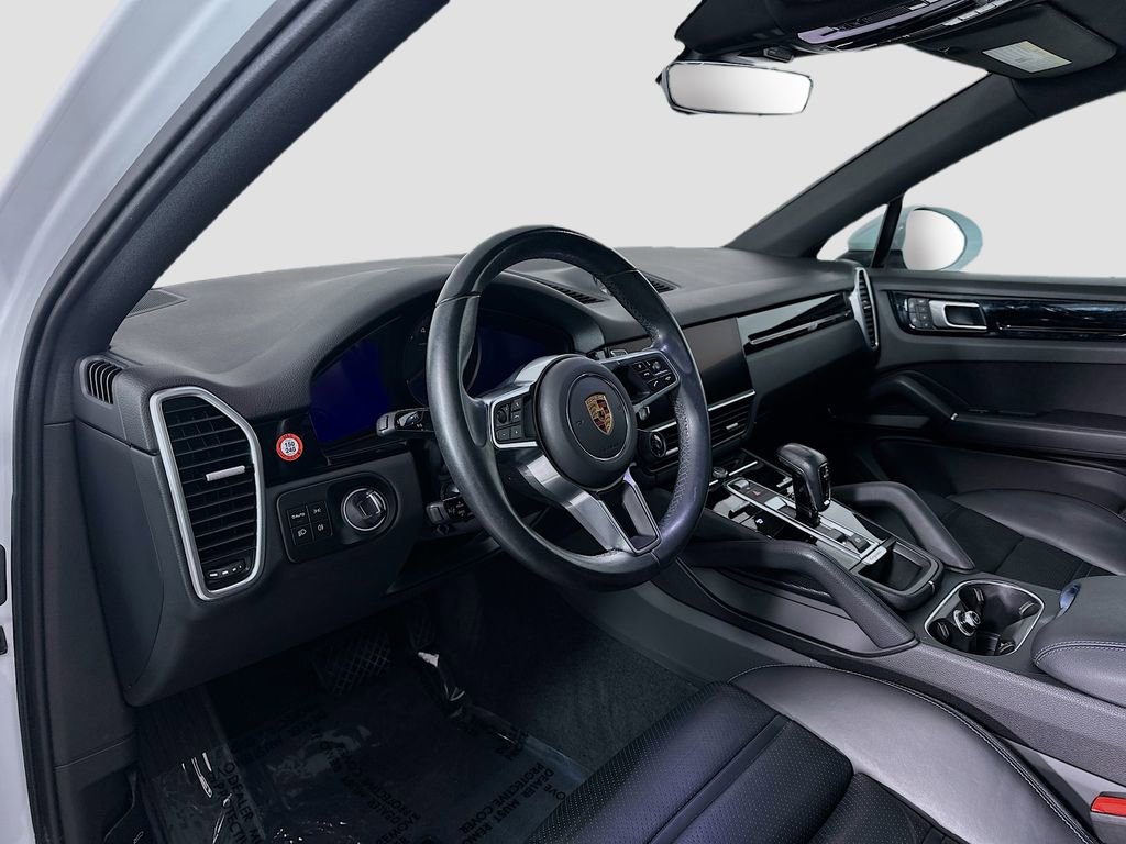 Certified 2022 Porsche Cayenne Coupe image 4