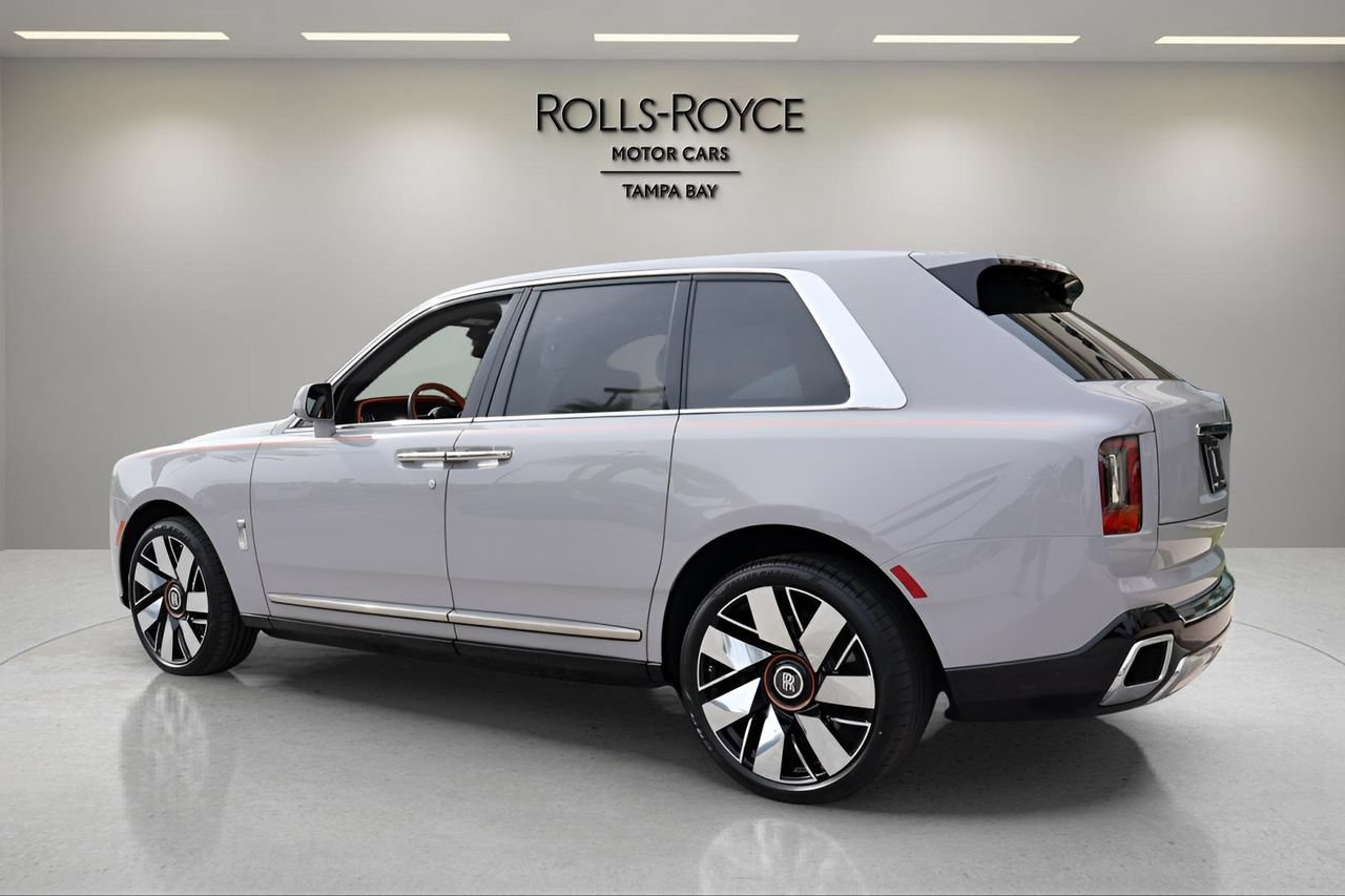 New 2026 Rolls-Royce Cullinan AWD/4WD image 5