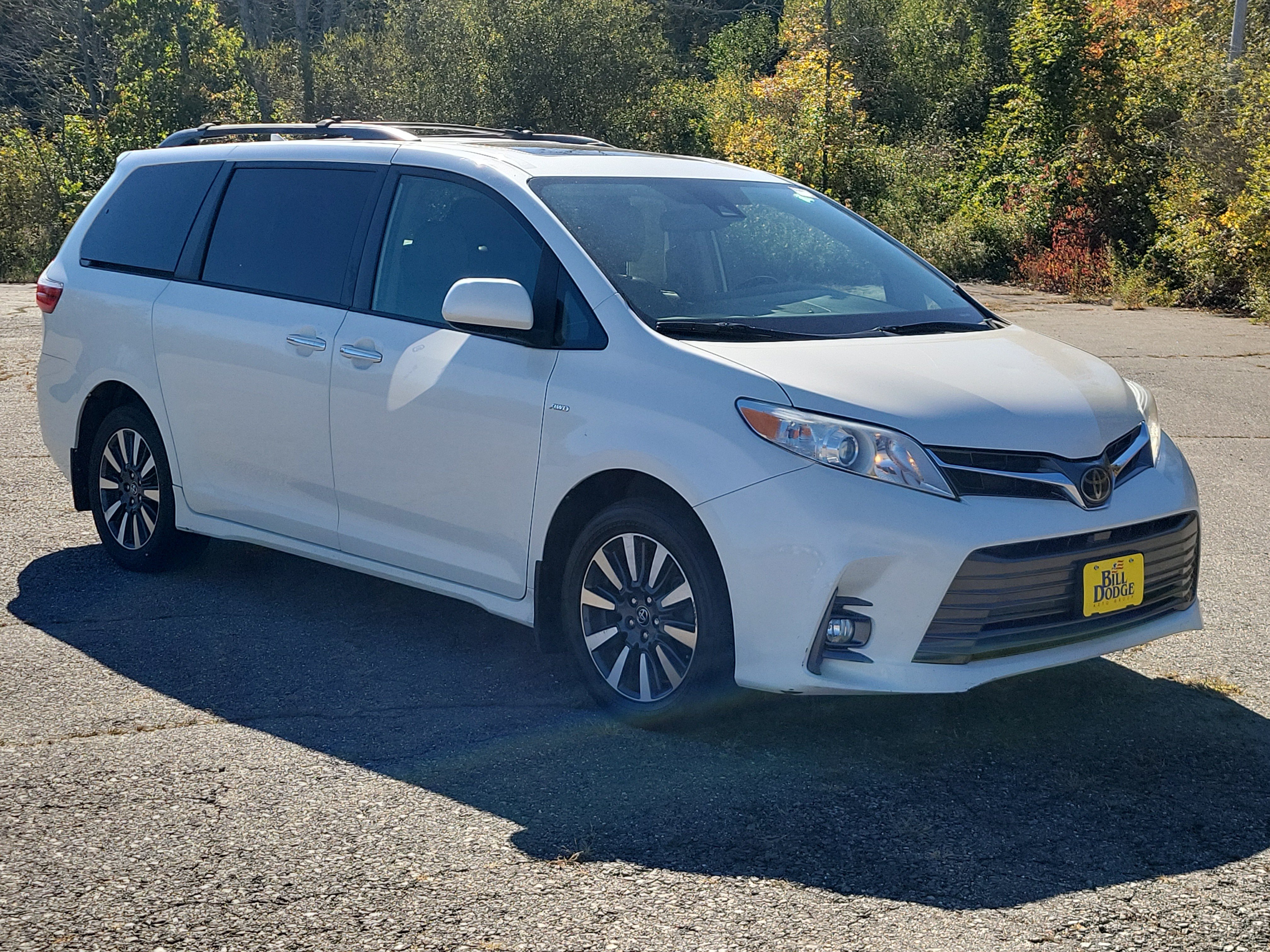 Used 2019 Toyota Sienna XLE Premium w/ Carpet Mat Package AWD/4WD image 3
