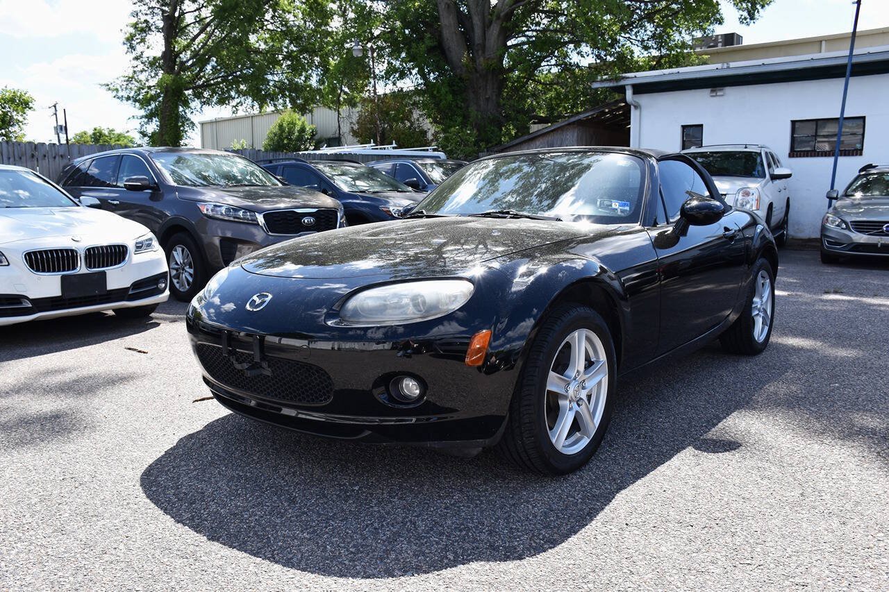 Used 2006 MAZDA MX-5 Miata Touring RWD image 2