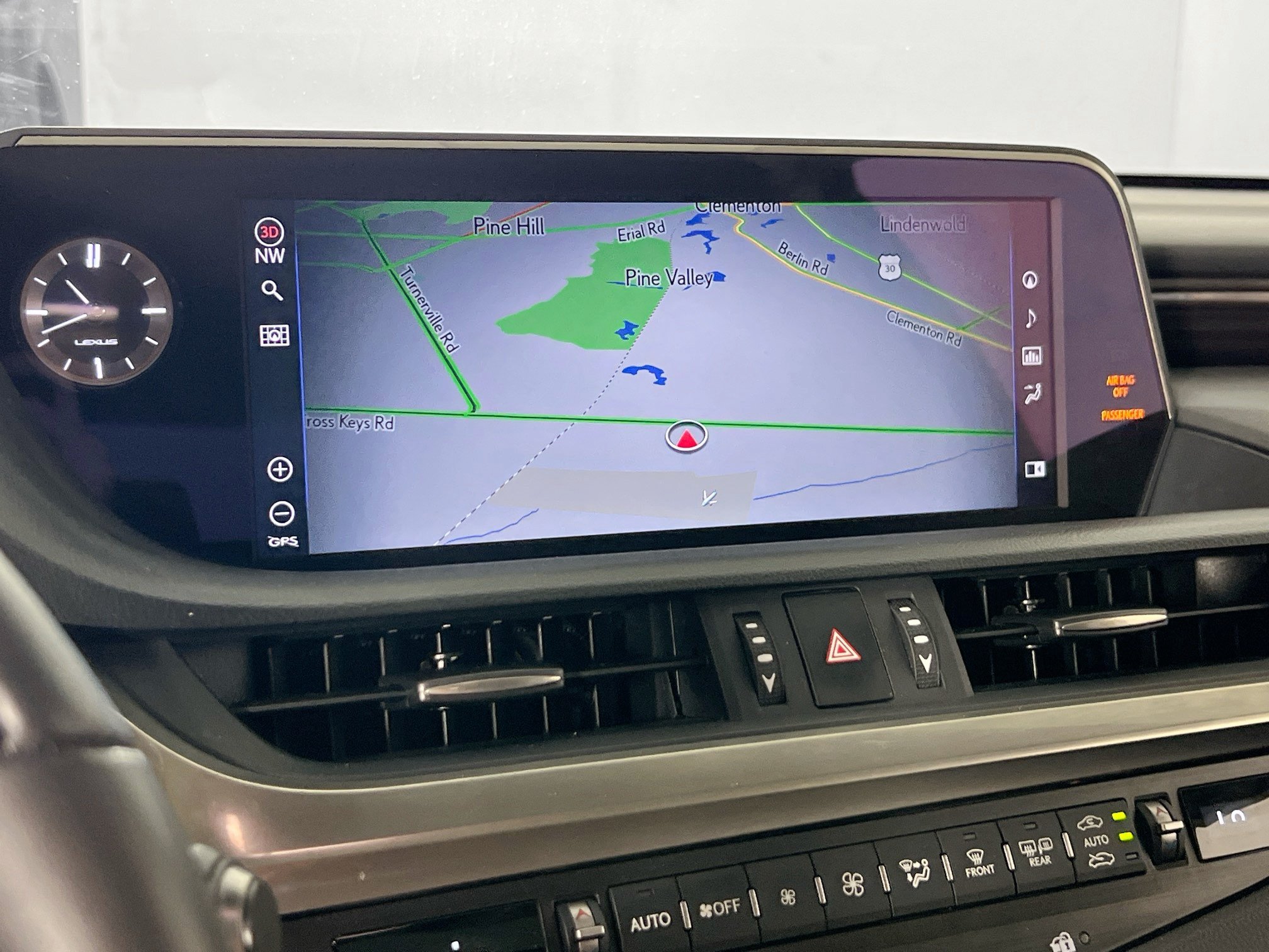 Used 2021 Lexus ES 300h w/ Premium Package FWD image 13