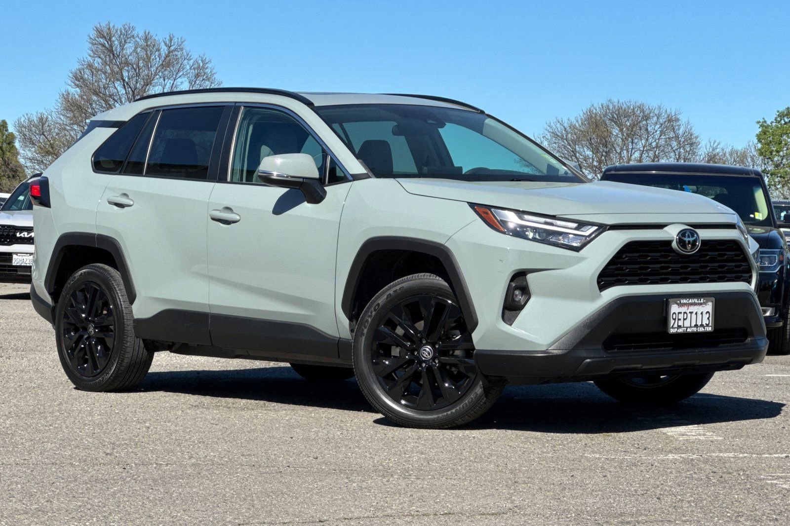 Used 2022 Toyota RAV4 XLE Premium image 2