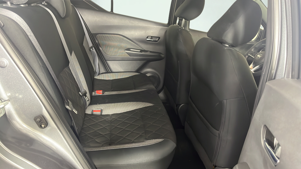 Used 2019 Nissan Kicks SV FWD image 14