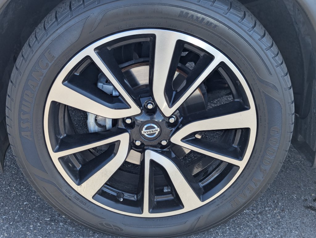 Used 2020 Nissan Rogue SL w/ Premium Package AWD/4WD image 13