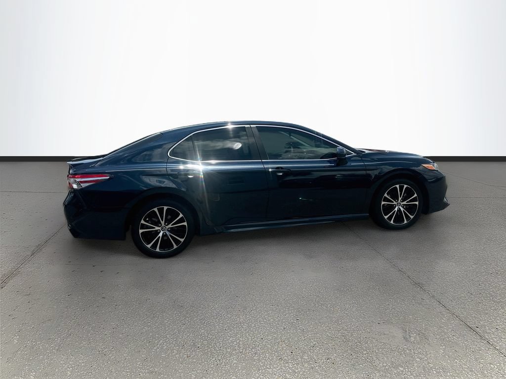 Used 2020 Toyota Camry SE FWD image 8