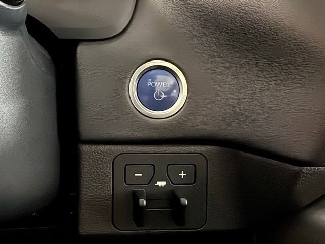 Used 2023 Toyota Tundra Platinum w/ Advanced Package image 31