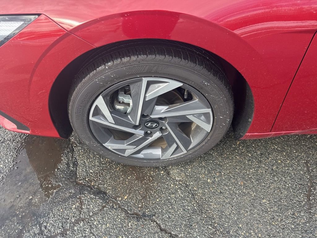Certified 2025 Hyundai Elantra Sport image 10