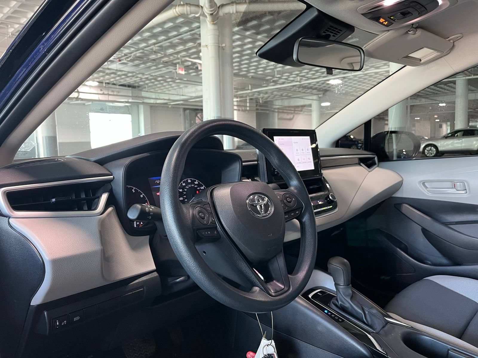Used 2025 Toyota Corolla LE FWD image 18