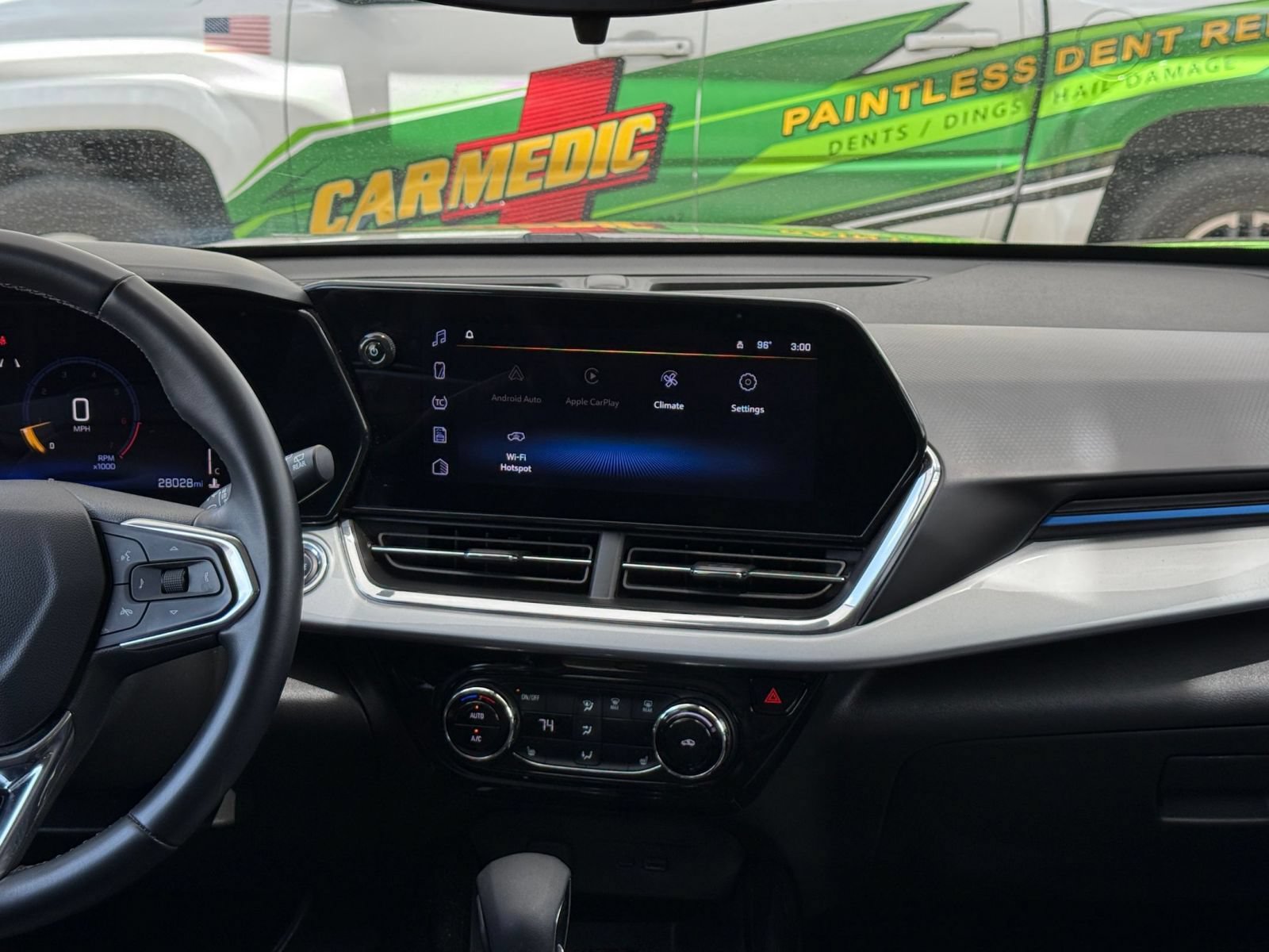 Used 2025 Chevrolet Trax LT w/ LT Convenience Package FWD image 17