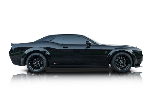 Used 2023 Dodge Challenger SRT Hellcat RWD image 2