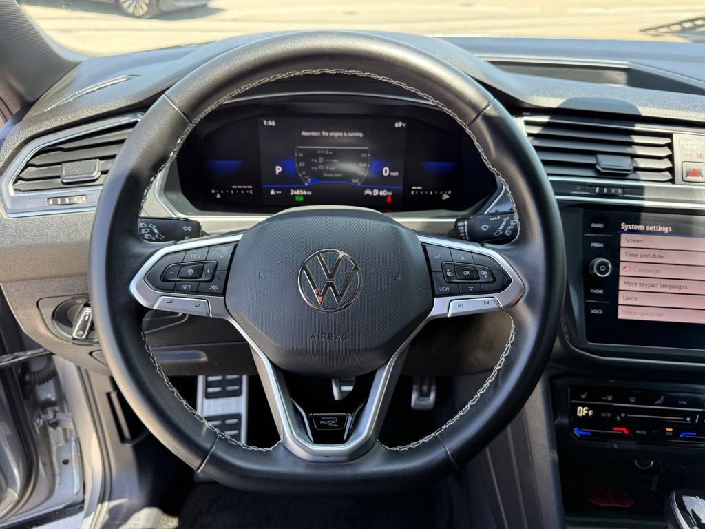 Used 2023 Volkswagen Tiguan SE R-Line FWD image 16
