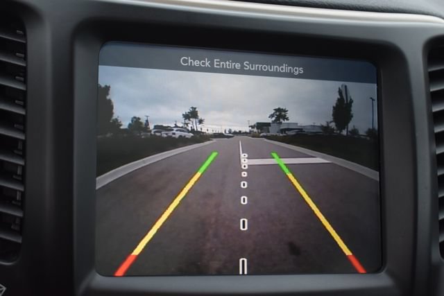 Used 2018 Jeep Cherokee Limited w/ High Altitude Package FWD image 30