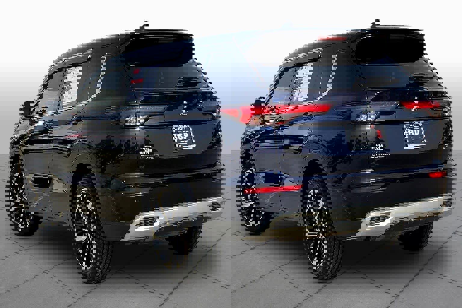 Used 2022 Mitsubishi Outlander SE image 12