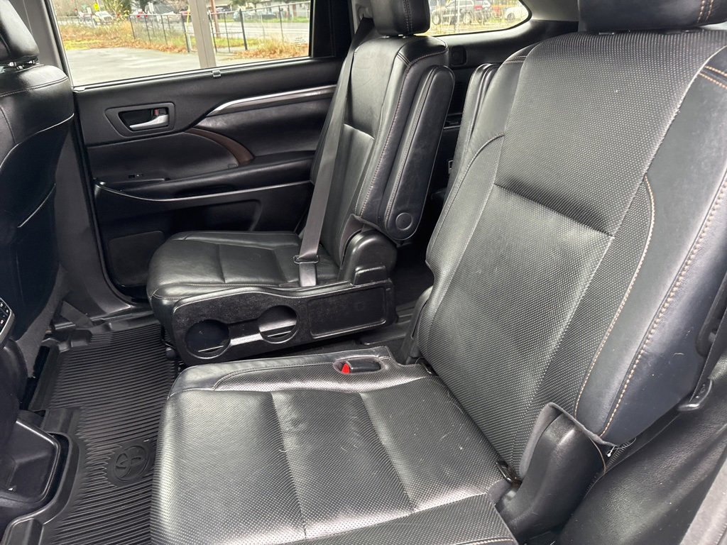 Used 2018 Toyota Highlander Limited Platinum image 19
