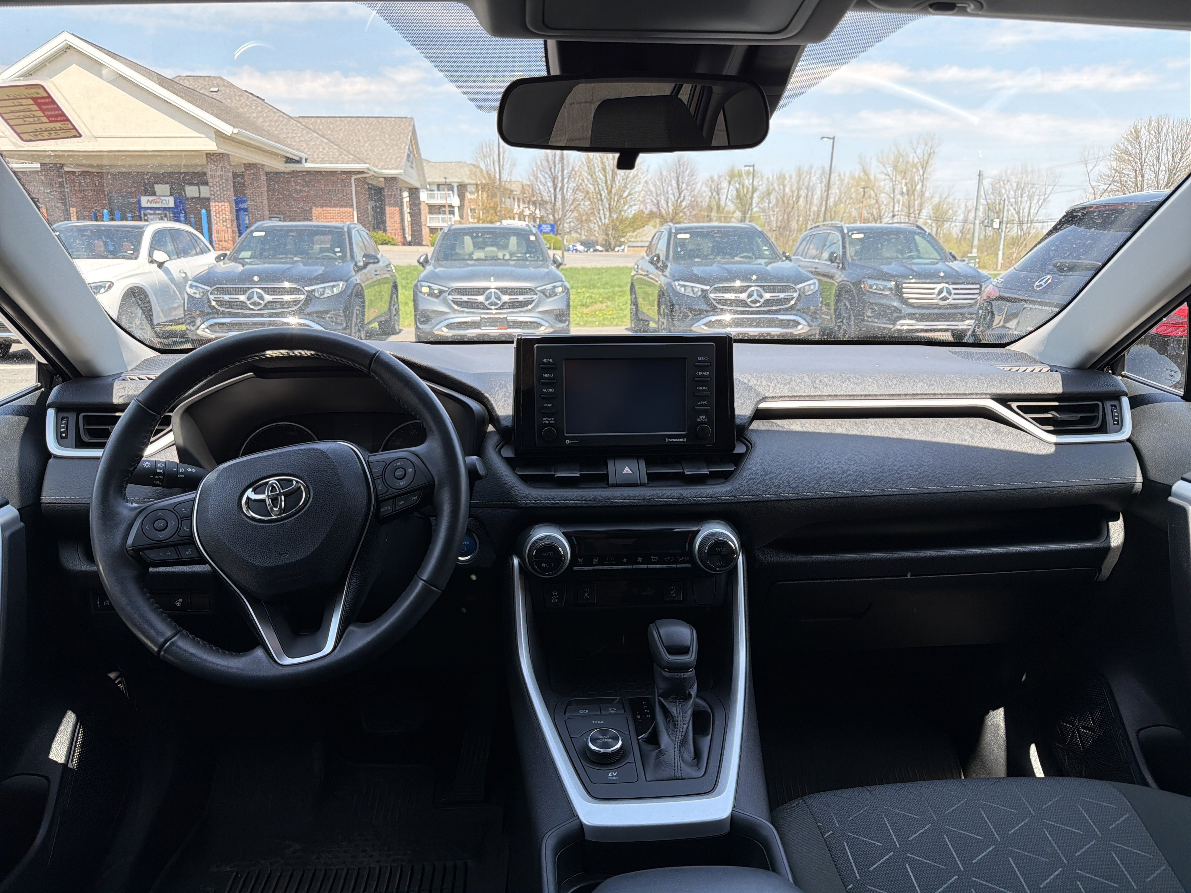 Used 2021 Toyota RAV4 XLE w/ XLE Grade Weather Package AWD/4WD image 12