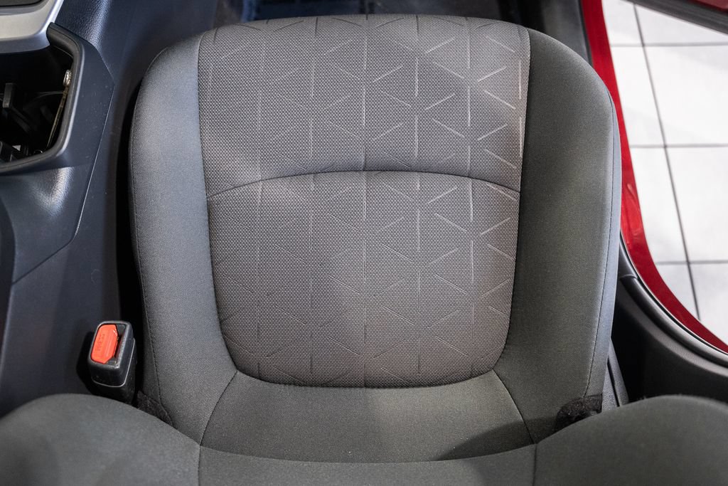 Used 2025 Toyota RAV4 XLE AWD/4WD image 28