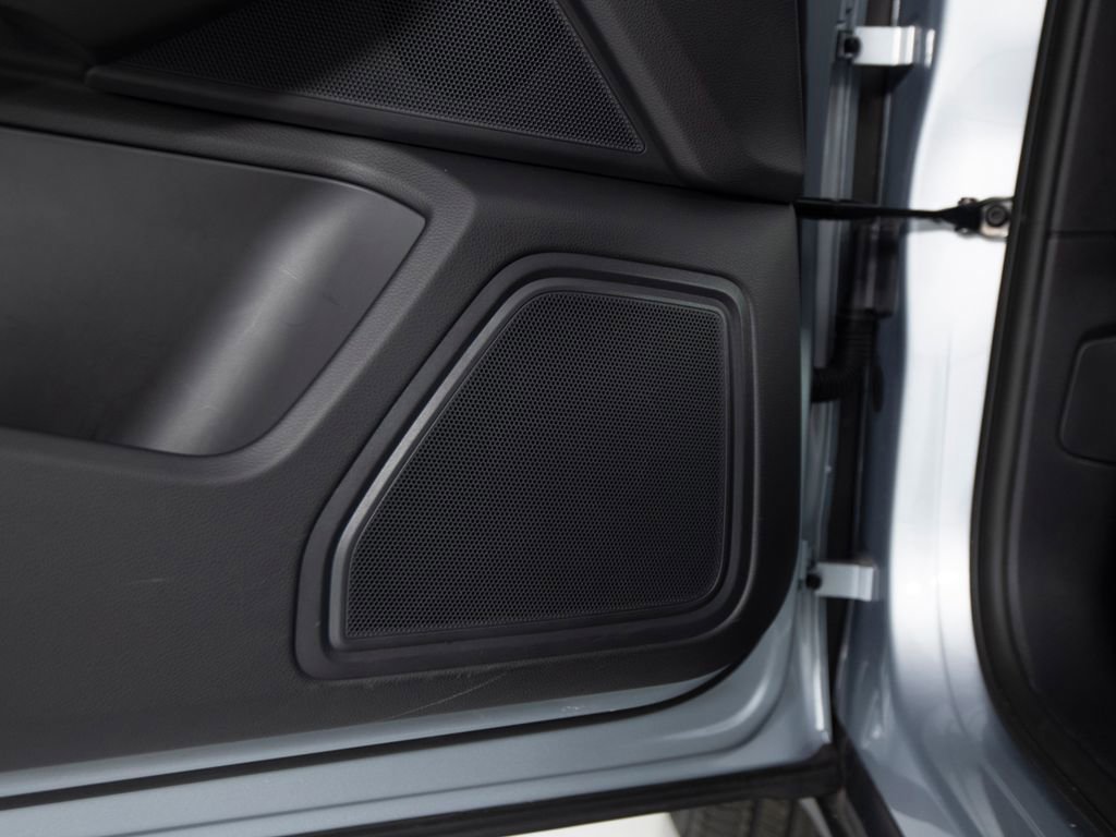 Certified 2025 Porsche Macan image 22